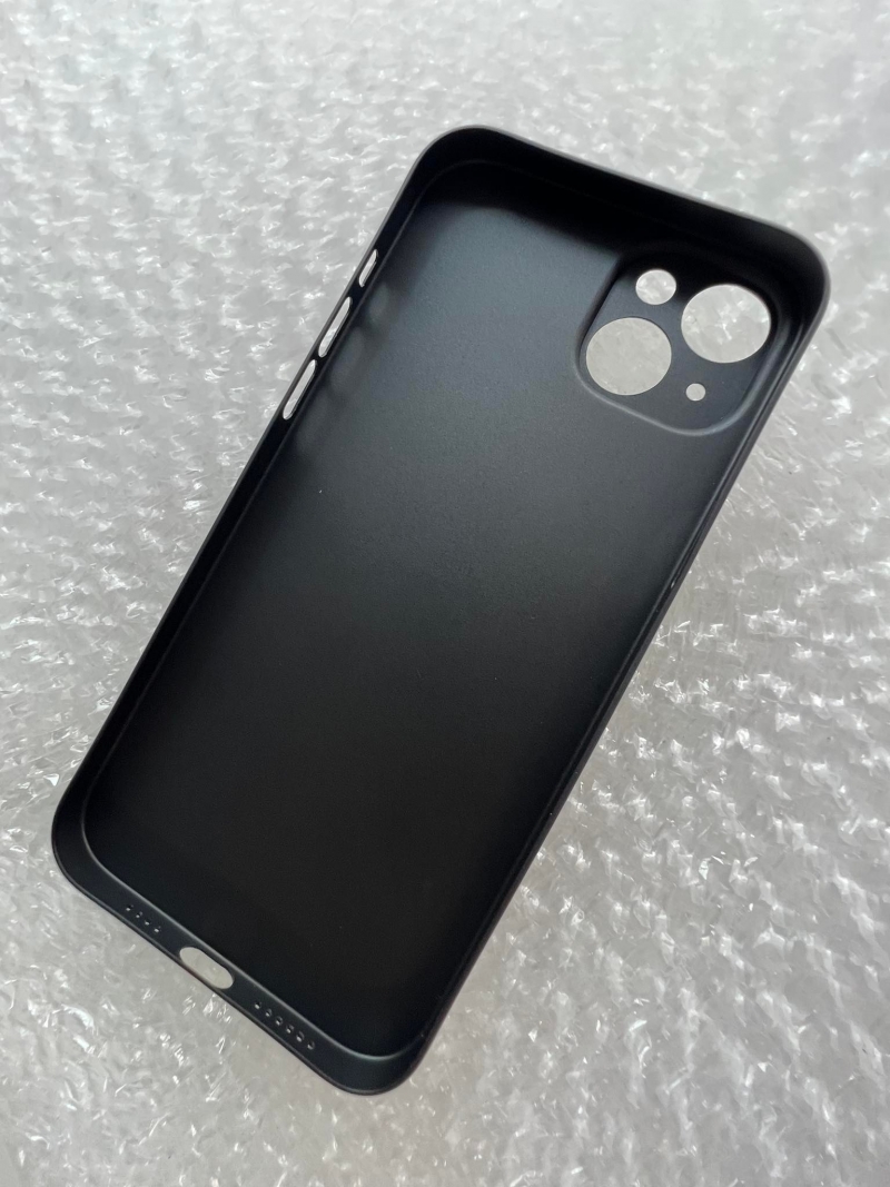 Ốp Lưng iPhone 14 Plus Dạng Nhám Mờ Siêu Mỏng Hiệu Memumi được làm bằng silicon siêu dẻo nhám và mỏng có độ đàn hồi tốt, nhiều màu sắc mặt khác có khả năng chống trầy cầm nhẹ tay chắc chắn.